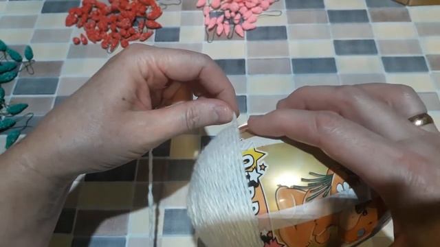 Пасхальное яйцо, очень простой способ декора, в основе бросовый материал. смотреть онлайн