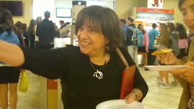 Test Kitchen with Orly the Baker in Frisch High School Cafeteria смотреть онлайн
