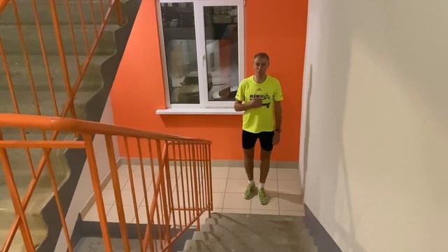 ПОПАДАЕМ ДОМОЙ БЕЗ ЛИФТА: СИЛОВАЯ НАГРУЗКА НА НОГИ. смотреть онлайн