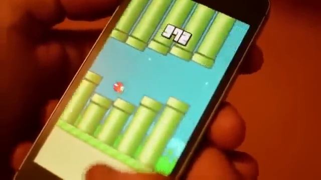 Он набрал 999 очков в Флеппи Бердс ! смотреть онлайн