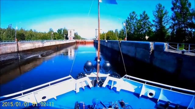 Шлюзование в шлюзе №2 Канала им. Москвы Темпы. Timelapse.