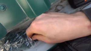 Монтаж снегозадержателей в виде уголков