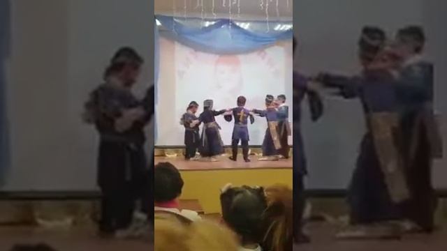 Армянский танец Попурри anush_studia_dance смотреть онлайн