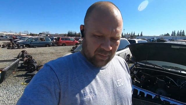Авторазборка в США. Автосвалка в Америке. Снимаем запчасти для автомобиля. смотреть онлайн