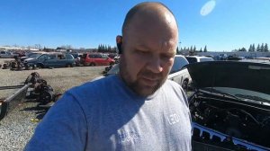 Авторазборка в США. Автосвалка в Америке. Снимаем запчасти для автомобиля.