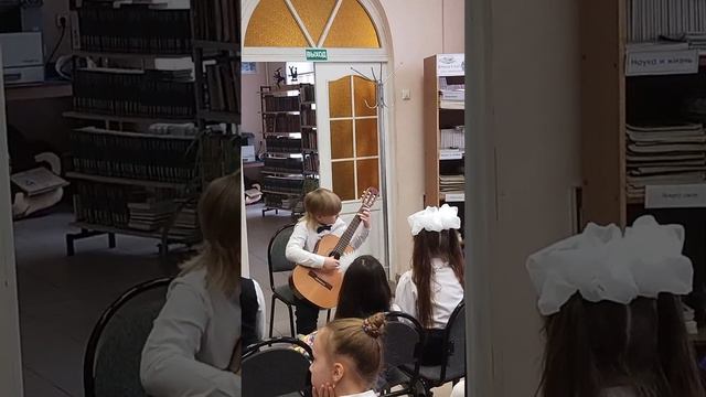 J. S. Bach Bourree in e-minor смотреть онлайн