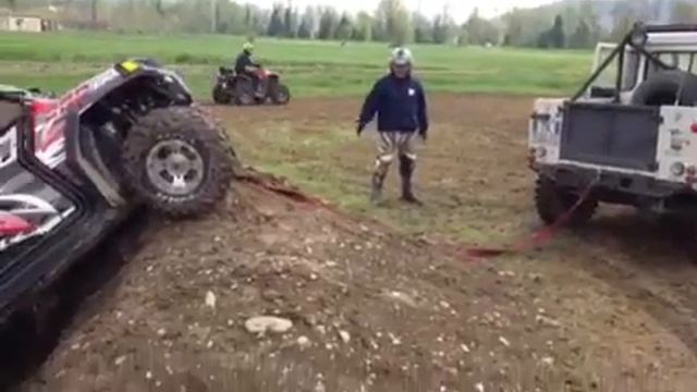 Polaris RZR 800 Alecanam800 Esce dal Buco смотреть онлайн