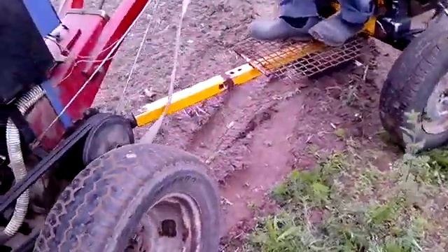 Посев кукурузы 2 рядной сеялкой с внесением удобрений смотреть онлайн