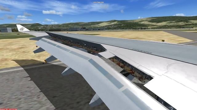 Emirates A340-500 Landing at Rafik Hariri Intl. смотреть онлайн
