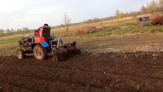 Фреза "Целина" на минитракторе. смотреть онлайн