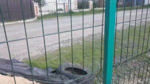 Забор из секций 3д сетки своими руками за один день.Простая установка легко и быстро.Часть2