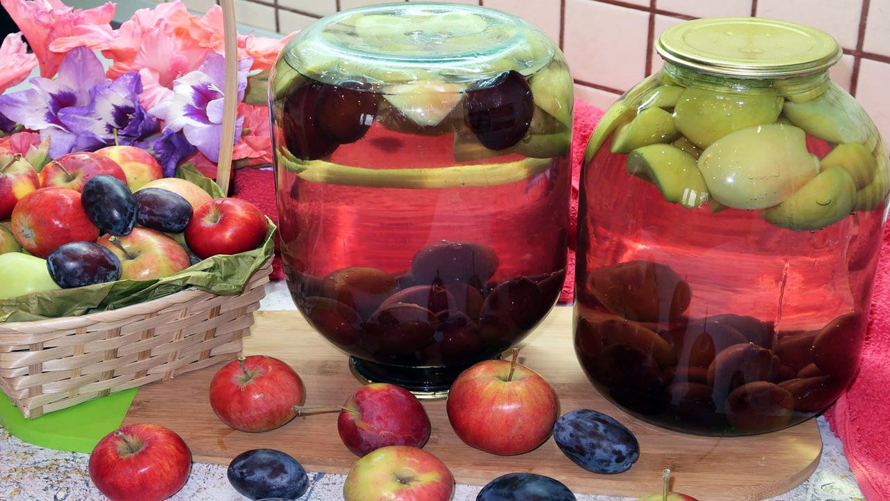 Компот из яблок и слив на зиму. Компоты на зиму без стерилизации смотреть онлайн