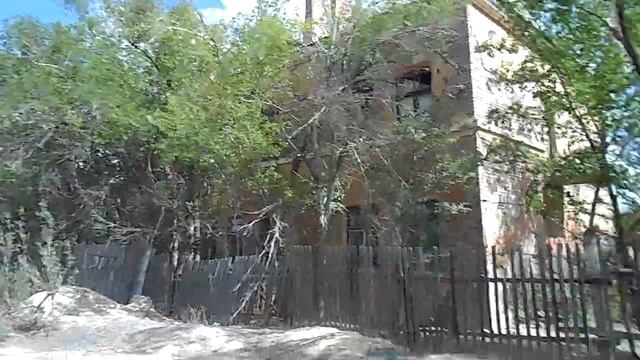 Ясли Коунрада сохранились - само здание, но там живут люди смотреть онлайн