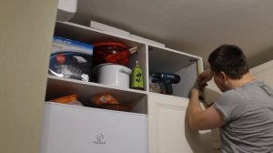 Установка газлифта. Как установить газлифт на мебельную дверку. Монтаж газлифта своими руками.