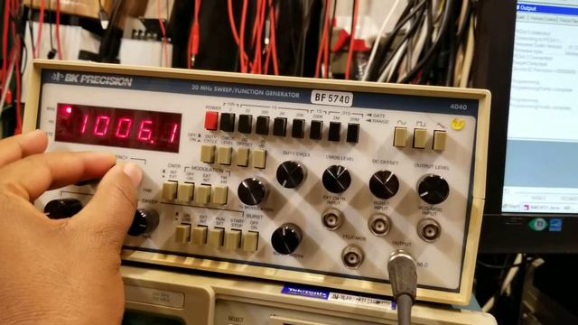 Two Wire Serial Protocol for 7-segment LED Display Using MM5451N (Can Control 5 7-Segement Displays смотреть онлайн