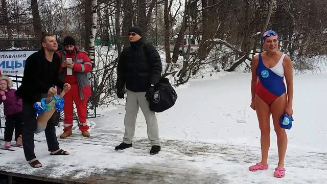 МОРЖИ СТОЛИЦЫ 50 М В ПРОРУБИ Турбаевская Оксана 12 11 2016 Санкт Петербург смотреть онлайн