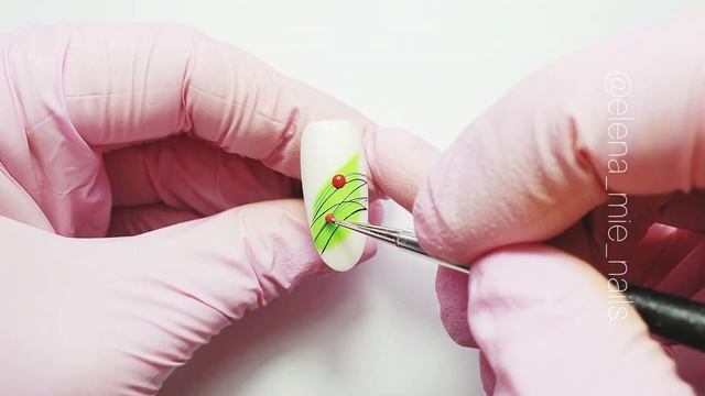 Божьи коровки на ногтях. Летний весенний маникюр. Быстрый дизайн ногтей. Идея маникюра смотреть онлайн