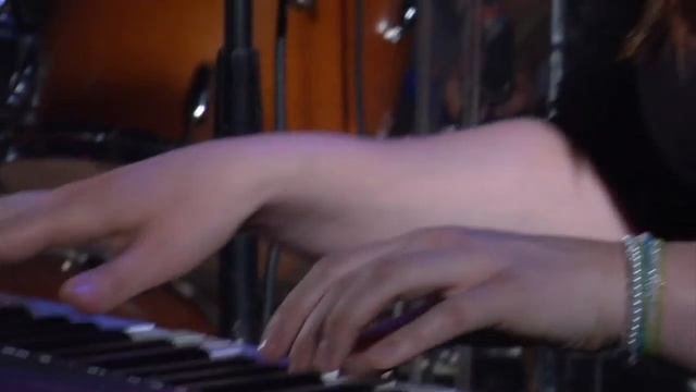 Ingrid Michaelson - Keep Breathing LIVE смотреть онлайн