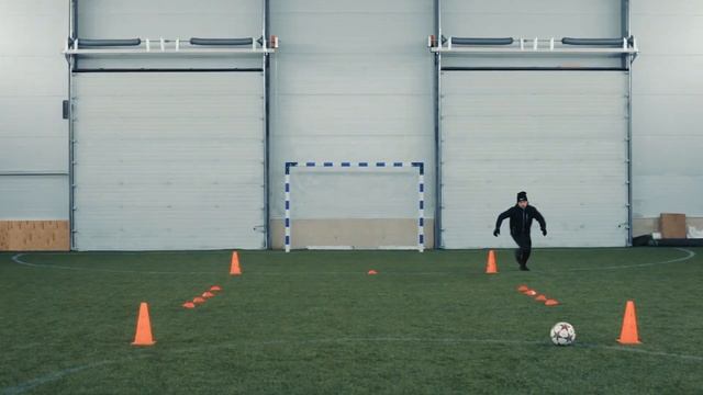 КАК УЛУЧШИТЬ ДРИБЛИНГ, СКОРОСТЬ И ВЫНОСЛИВОСТЬ В ФУТБОЛЕ смотреть онлайн