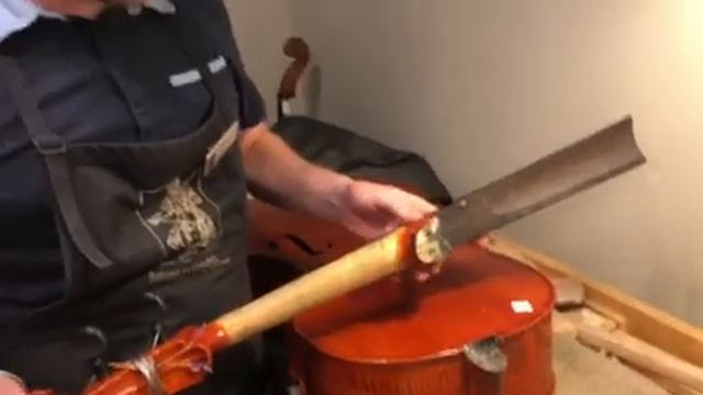 Cello Neck Repair смотреть онлайн