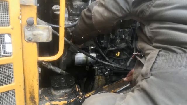 замена насоса Hyundai HL770 (Hyundai HL770 pump replacement) смотреть онлайн