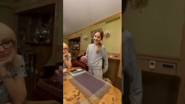 Кристина Орбакайте Математика на двух языках, совсем маму запутала смотреть онлайн