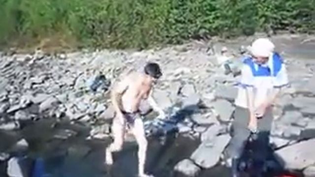 Якутяне ловят хариус руками смотреть онлайн