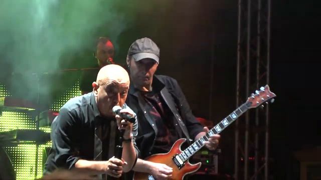 Enrico Ruggeri - contessa live @ Manzano смотреть онлайн