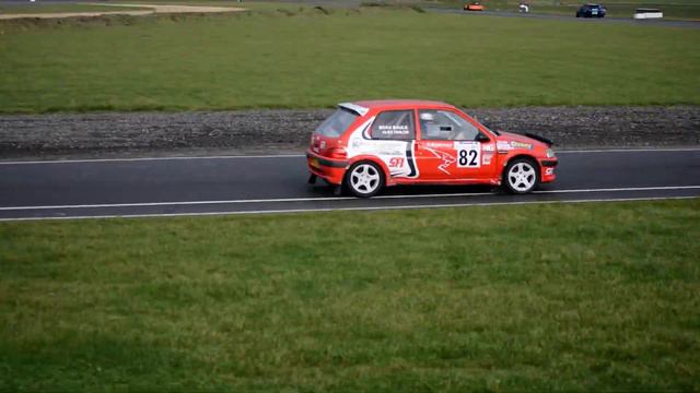 blyton park track day! crazy Peugeot 106 rally car смотреть онлайн