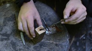 Изготовление разделочного ножа - кузнечное дело, ножны из коры