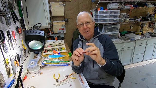 DIY Fishing Lure Modification - Temporary Tweak for Lure Color Selection смотреть онлайн