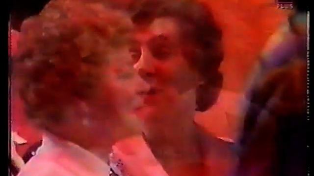 CILLA BLACK SINGS "HAPPY XMAS (WAR IS OVER)" смотреть онлайн