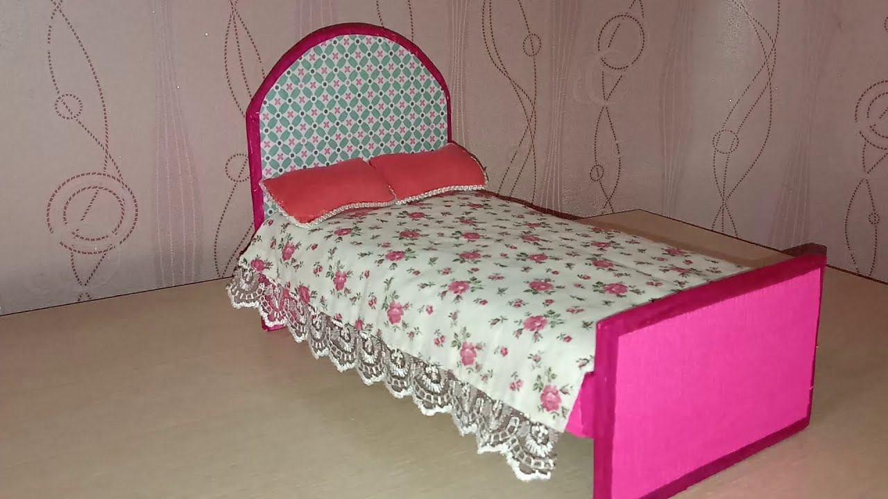 По просьбе подписчицы делаю кроватку для куклы из картона// смотреть онлайн