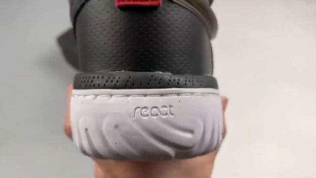 Air Jordan 1 High React White Black Red AR5321-016 смотреть онлайн