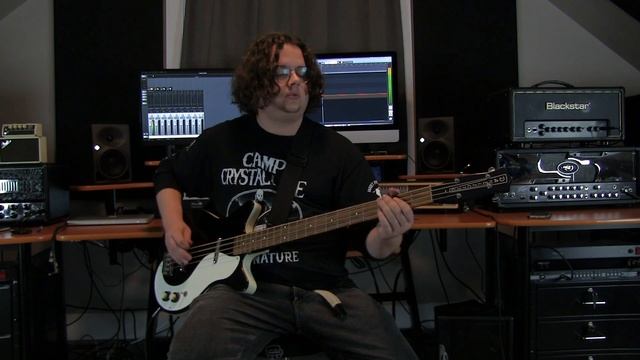 Danelectro '59DC Long Scale 4 String Bass смотреть онлайн