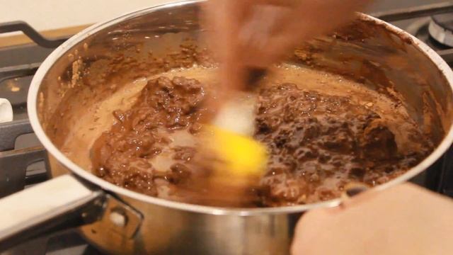 Шоколадная помадка для торта/Chocolate Fudge Cake Recipe смотреть онлайн