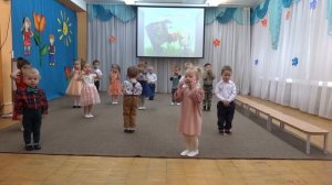 Танец малышей "Розовые щечки", дети 2-3 года