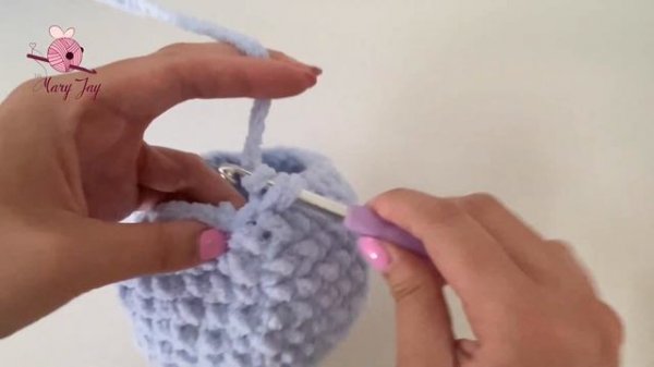 Step-by-Step Tutorial on How to Crochet a Simple Whale for Beginners: Quick, Easy Amigurumi Whale
