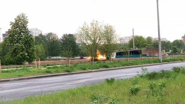 17 мая 2019 г. Сжигают мусор! За Физкультурным переулком!