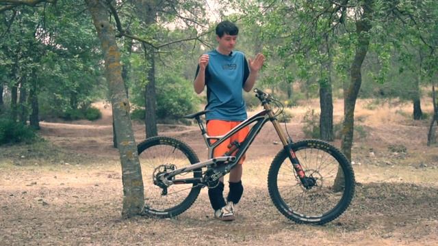 Обзор Даунхилл Велосипеда YT Tues Pro Race смотреть онлайн
