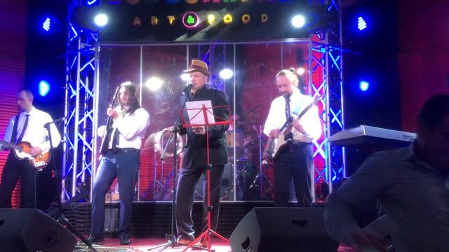 Фил Клибанов & Glass Onion - Blue suede shoes. Подсолнухи Art&Food. Москва. 08.10.21 смотреть онлайн