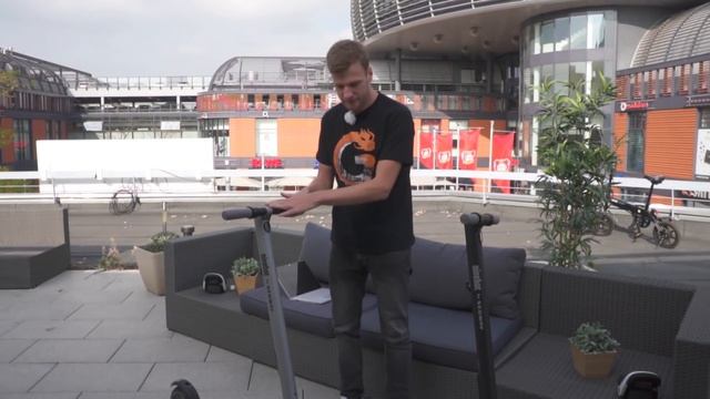 Segway Ninebot E-Roller vs. Xiaomi M365: E-Scooter Vergleich смотреть онлайн