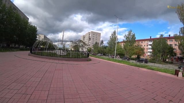 Прогулка со мной по аллее на улице Мира.Моим землякам.Летний Асбест 6 августа 2021 год. смотреть онлайн