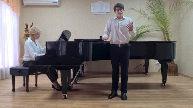 "Где он этот день?" Слова Р. Рождественского. Музыка Б. Троцюка. В исполнении Ивана Вилитченко. смотреть онлайн