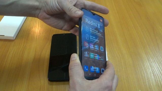 Xiaomi Redmi 8 распаковка и обзор