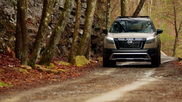 2023 Nissan Pathfinder Rock Creek - Adventure-focused,aggressive style and off-road tuned suspensio смотреть онлайн