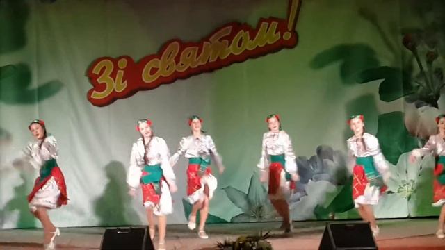 Народный молдавский танец в исполнении девченок из колектива "Дзыга" смотреть онлайн