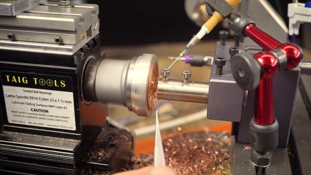 Токарная обработка меди, очень тонкая деталь.