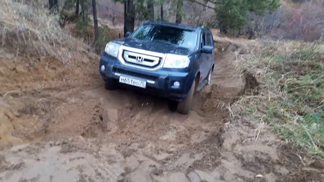 На Хаммере за Крузаком и Газиком... (Hummer H3, Honda Pilot, Toyota Carib) смотреть онлайн