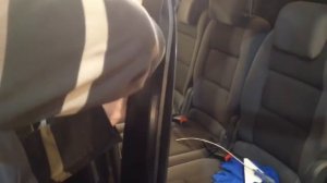 СНЯТИЕ ФОРТОЧКИ ЗАДНЕЙ ДВЕРИ VOLKSWAGEN Touran